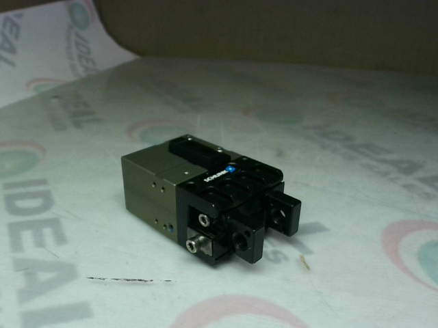 SCHUNK 305511 0305511 MPG 32 GREIFER NEW IN BOX DHL/FEDEX/UPS SCHUNK 305511 0305511 MPG 32 GREIFER NEW IN BOX DHL/FEDEX/UPS