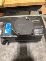  Parker T6CC B10 B05 5R00 C110 Hydraulic Vane Pump 1800 RPM 17.5 MPa Clockwise Rotation Image