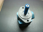Vickers M2-210-35-11C-13 Hydraulic Vane Motor Bi-Directional Rotation 3/4" NPTF Dual Ports SAE-A 2 Bolt Mount Flange