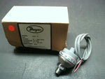  Dwyer 673-8 Fixed Range Pressure Transmitter 0-200psig 24 VDC 4-20 mA Series Image