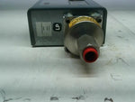  Johnson Controls P74EA-3C Differential Pressure Control Range: 8-70 PSI Image
