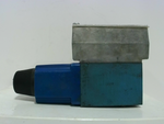  Vickers DG4V-3-2A-M-W-H-40 Directional Control Valve 110-120VAC 5000 PSI Max Image