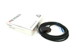  Keyence PZ-V31 Square Reflective Photoelectric Sensor NPN Image