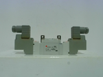  SMC SY5220-5D-01T-F2 Double Solenoid Valve 24VDC Image