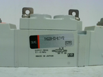  SMC SY5220-5D-01T-F2 Double Solenoid Valve 24VDC Image