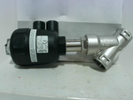  Burkert 00463629 Pneumatic Angle Seat Valve 3/4" NPT Female Connection 232PSI Max Image