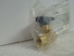  Swagelok B-42F2 1/8" NPTF One Piece Brass Ball Valve 40 Series 2500psg Image