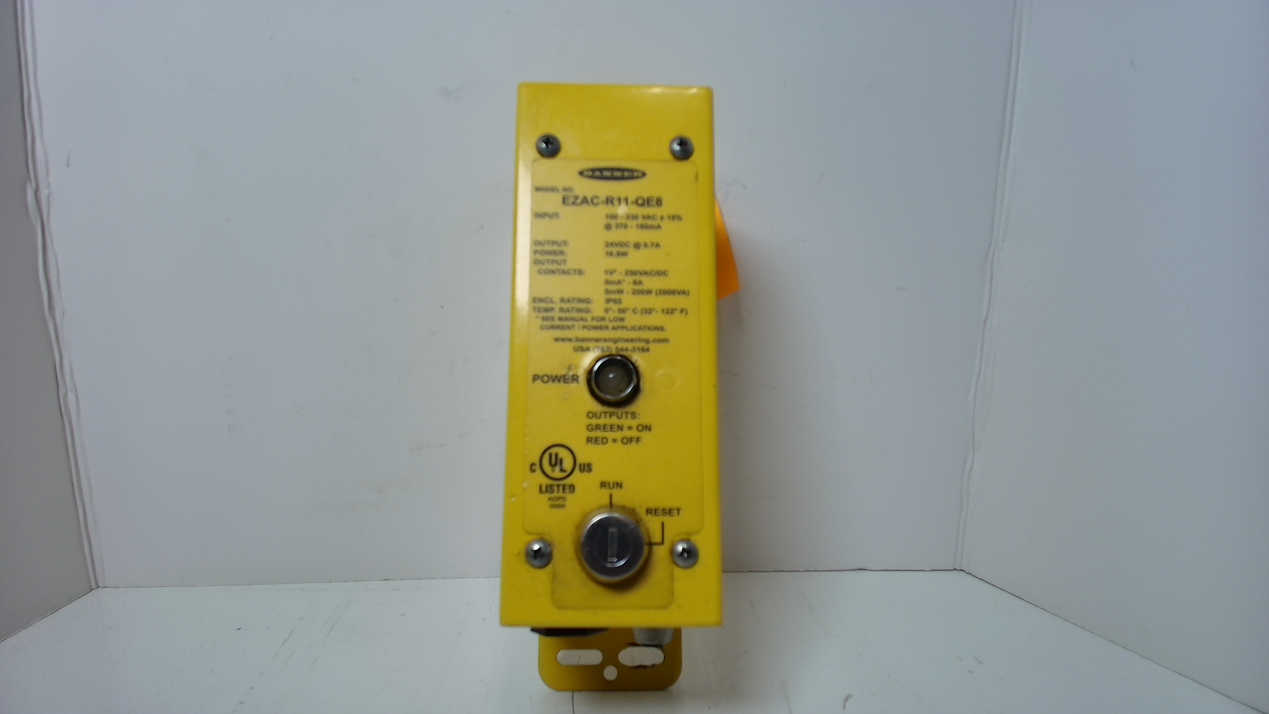 Banner EZAC-R11-QE8 EZ Screen AC Interface Box 24VDC @ 0.7A 16.8W 7376 ...