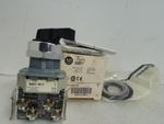  Allen Bradley 800T-HA17A /T Selector Switch 2-Position Red Knob Lever Image
