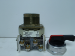  Allen Bradley 800T-HA17A /T Selector Switch 2-Position Red Knob Lever Image