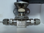  Swagelok SS-83KS6 High-Pressure 3/8" Ball Valve with 131SR Image
