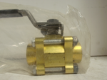  WHITEY B-63TF8 Brass 1/2in NPT 2-Way 1500 PSI Valve with Handle Image