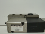  SMC VS4110 24VDC Solenoid Valve 4/5 Port Base Image