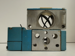  MAC 811C-PM-111DA-143 Directional Valve w/ PME-111DAAA Coil 110/120V 6.8W 150psi Image