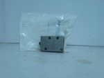  SMC SMC EVM430-F01-00 3 Port Mechanical Valve Image
