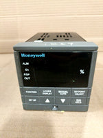  Honeywell UDC3000 Versa-Pro Temperature Control DC300C-0-000-20-000-0 Image