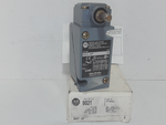  Allen Bradley 802T-AP /H Limit Switch Oil Tight 802TAP Image
