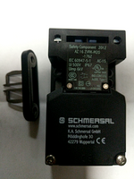  Schmersal AZ-16-ZVRK-M20-1762 Safety Interlock Switch (Key Not Included) Image