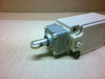  Omron D4B-2171N-KGM Limit Switch 125V 0.27A Image