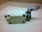  Omron D4B-2115N-KGM Limit Switch 125V 0.27A Image