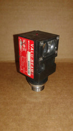  Banner SMA915LVQD Valu-Beam Photoelectric Sensor Image