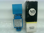  Allen Bradley 871L-XCB40S40 Inductive Proximity Limit Switch Image