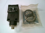 Allen Bradley 42GRU-9000-QD Photoswitch Retro Reflective Sensor Factory Sealed Image