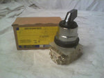  Square D 9001KS46FBH2 3-Position Selector Switch Maintained Image