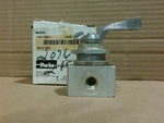  Parker 8421E-1/4D2P Lever Hydraulic Control Valve Image