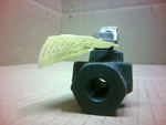  Apollo 73A-141-27 Carbon & SS Ball Valve 1/4" w/ Locking Handle Image