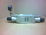  SMC VVS8060-ARB-YAB-1 Dual Regulator Valve w/ One Gauge 0.1-0.83 MPa No Box Image
