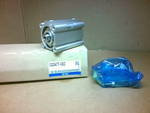  SMC CQ2B40TF-50DZ Pneumatic Cylinder 40mm Bore, 50mm Stroke Image