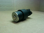  Siemens  3SB3 000-4SD01 Key Operated Switch Round Lock Image