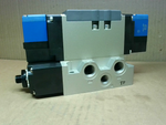  SMC VSS8-6-FJG-D-3EZ-V1A02-X11-XG Pnumatic Valve w/ Maifold 24V Image