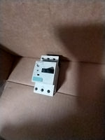  Siemens 3RV1011-1CA10 Circuit Breaker Motor Switch 1.8-2.5A Image