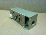  SMC VV81-P-03F Pneumatic Manifold Supply Spacer Image