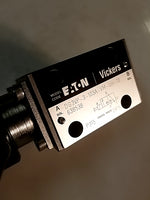 Vickers DG3VP-3-103A-VM-U-H-10 Hydraulic Valve Image