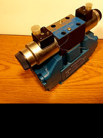  Vickers DG4V-3R-6C-M-KUM5L-D3-HM7-60 Solenoid Valve Image