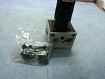  Numatics R22K-04G Pneumatic Air Regulator w/Gage 0-125 Psi Image
