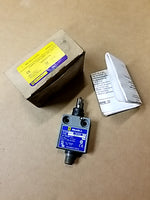  Square D 9007-MS13S0054 Cross Plunger Limit Switch 10A 240V Image
