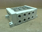  SMC VV7014-02TC 4/5 Port Solenoid Valve Manifold Image