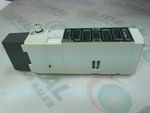  SMC VSR8-4-FG-S-3VZR Pneumatic Control Valve Size 4, 2 Position Image