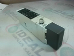  SMC VSR8-4-FG-S-3VZR Pneumatic Control Valve Size 4, 2 Position Image