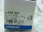  Omron E3X-A21 Photoelectric Sensor 10-30 Vdc 2 Meter Cable Image