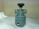  Siemens 41-30 Pressure Regulator 1/8 NPT 0-30 PSI w/ Mount Image
