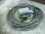  Omron D4C-3333 Compact Enclosed Limit Switch Sealed Crossroller Factory Sealed Image
