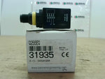 Banner Q256EQ Photoelectric Sensor 10-30VDC, 20m Emitter Range Image