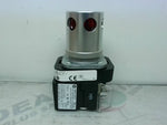  Allen-Bradley 800T-QAH2R /U Red Push Button Switch 30mm w/ Cont Image