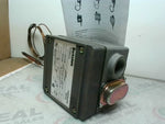  Barksdale T2H-S251 Temperature Switch100 to +300 F' 73 to + Image