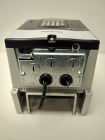  Allen Bradley 20AD2P1A0AYNANC0 PowerFlex 70 1HP Drive w/20-COMM-E Image